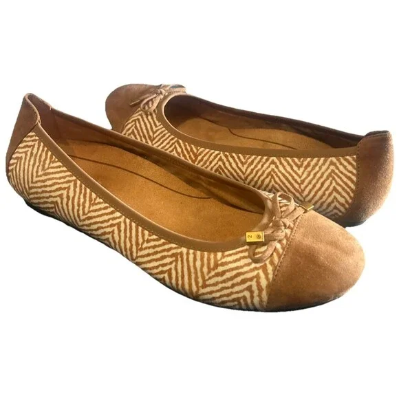 Vionic Minna Womens 11 Tan Ballet Flat Herringbone Calf Hair Bow Suede Cap Toe - Picture 3 of 16